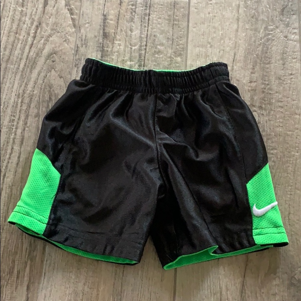 Nike reversible black/neon shorts, sz 2T
